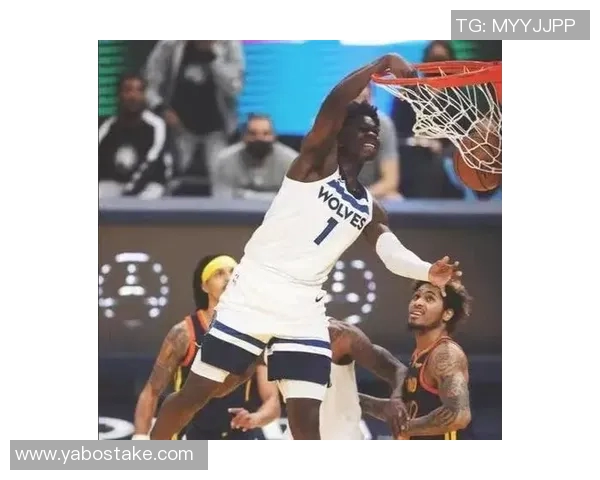 爱德华兹表现出色19投9中砍下31分8篮板5助攻三分球命中率高达50 爱德华兹表现出色19投9中砍下31分8篮板5助攻三分球命中率高达50