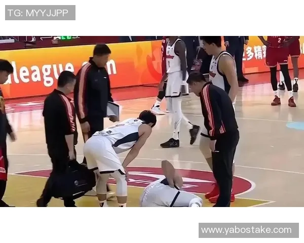 阿夫迪亚恶意犯规剪刀脚绊倒科沃德遭追加处罚引发热议