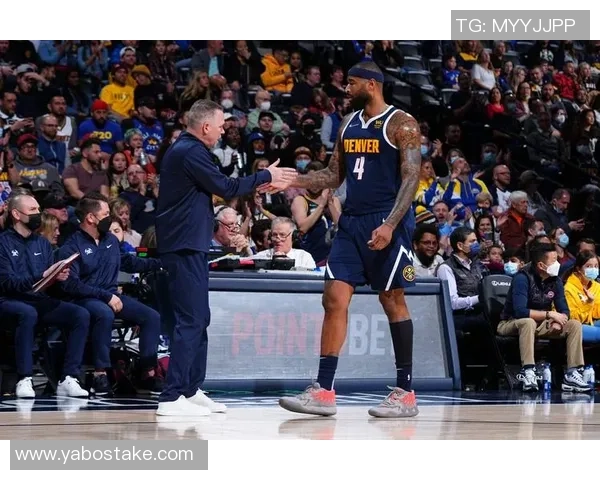 迪林厄姆28分钟高效表现14投10中三分全中助球队大胜正负值高达32